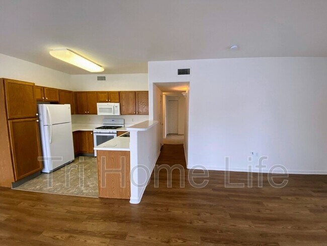 Photo - 8765 W Berry Ave Unidad #101