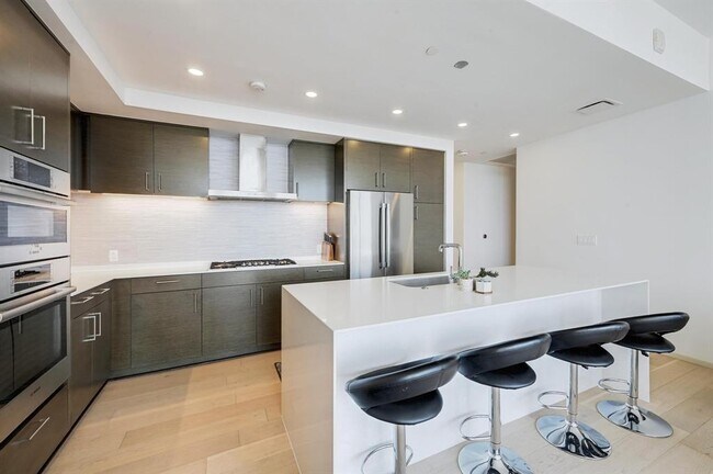 Photo - 301 West Ave Unit 16 08