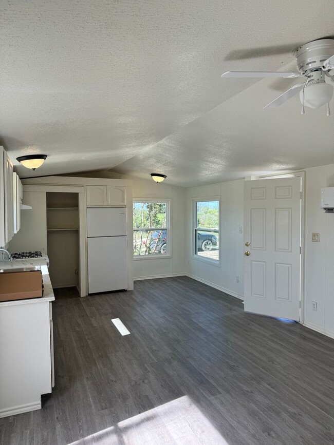 Photo - 239 Private Rd 1634