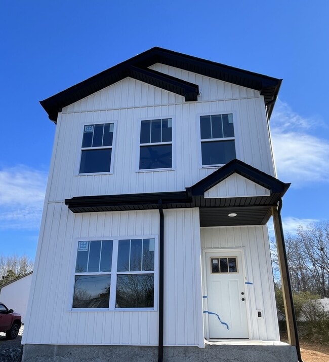 Photo - 225 Newtown Rd