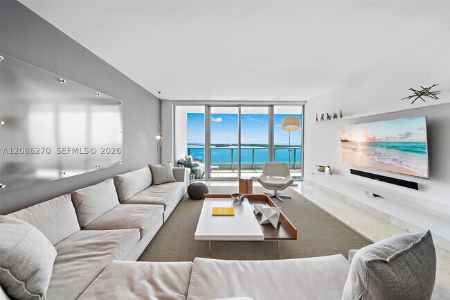 Building Photo - 1331 Brickell Bay Dr Unit 3705