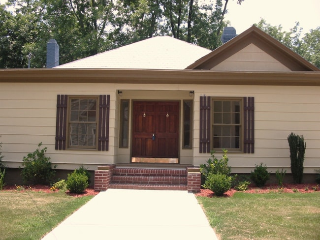 Building Photo - 18 Salbide Ave