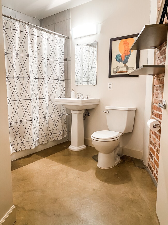 Photo - 2500 Walnut St Unit 104