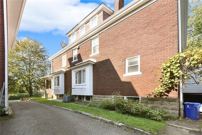 Photo - 6345 Morrowfield Ave