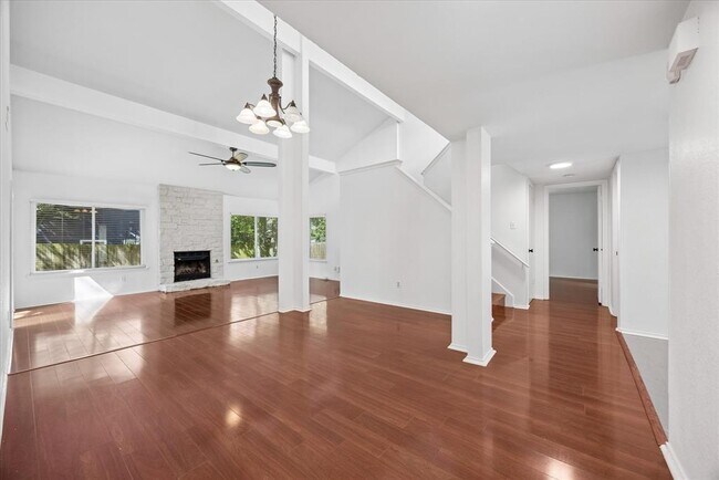Photo - 2609 Monarch Dr
