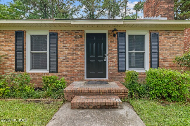 Photo - 111 Windsor Ct