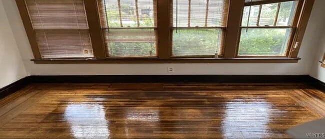 Photo - 260 Millicent Ave