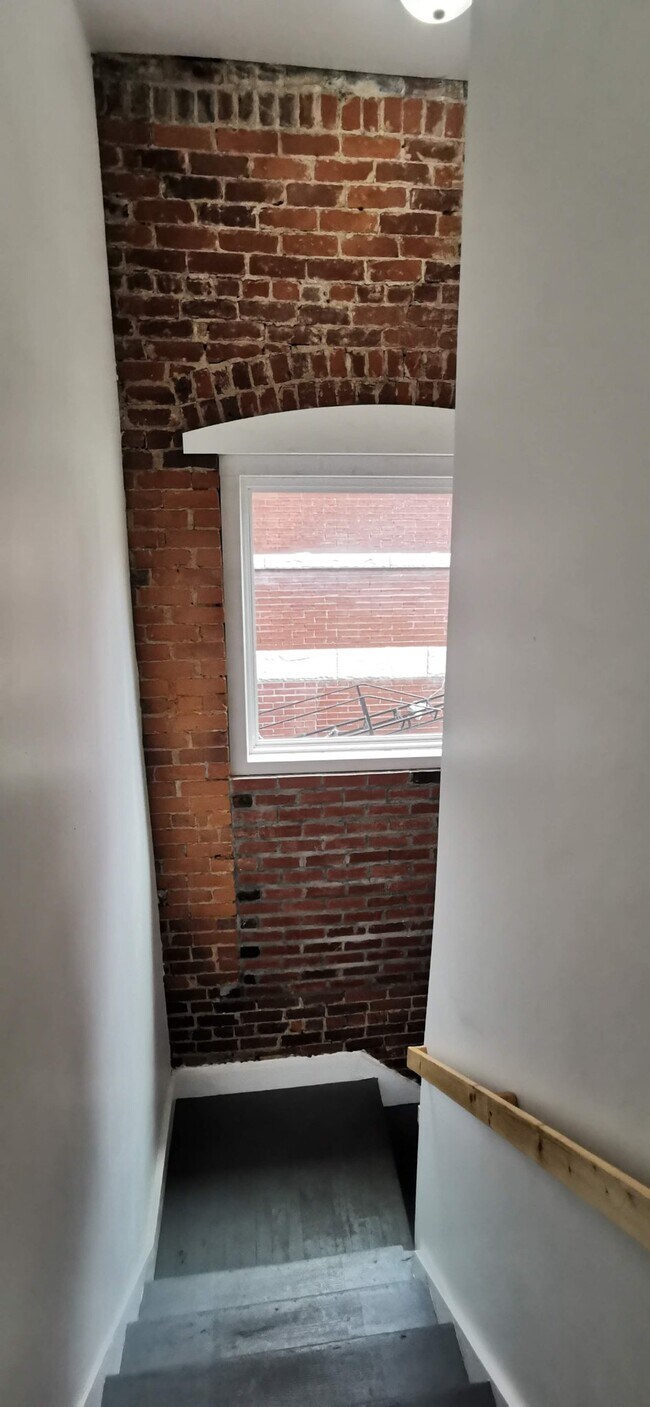 Photo - 844 Oak St Unit 1