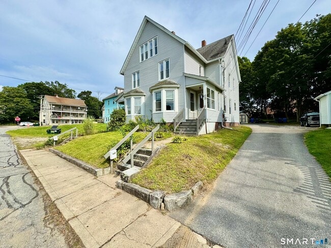 Building Photo - 43-45-45 Mathewson St Unit 43
