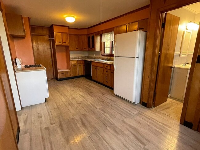 Building Photo - 4 Bedroom Single Family Home for Rent - Olean NY