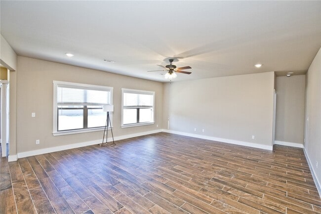 Photo - 2629 N Justin Dr