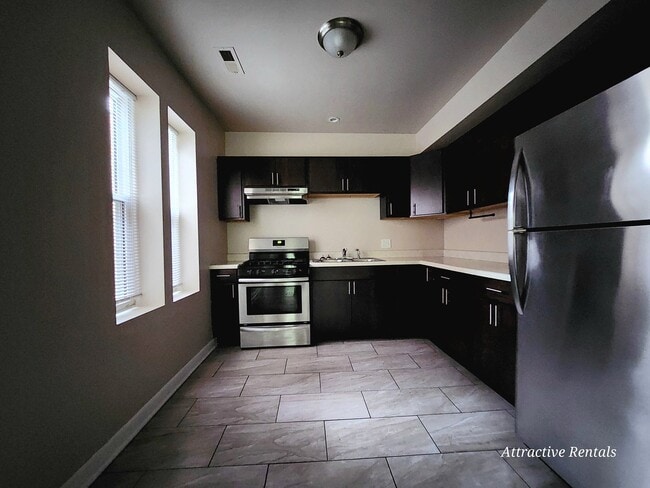 Photo - 9825 S Loomis St Unit 2