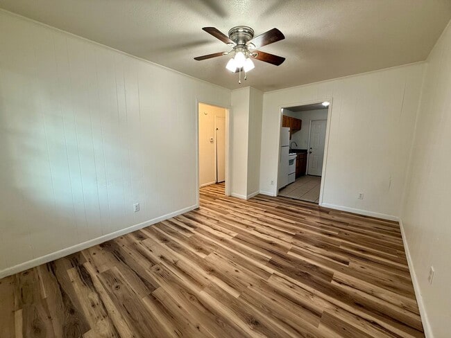 Photo - 3705 Griffin St Unit Apt 2