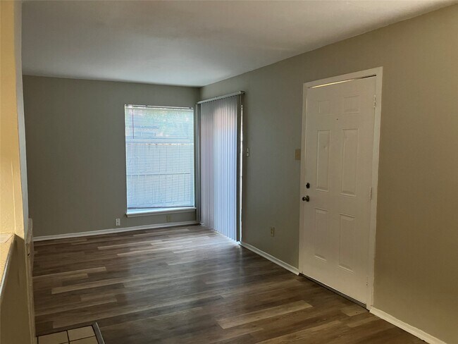 Photo - 8048 Sands Point Dr Unidad C