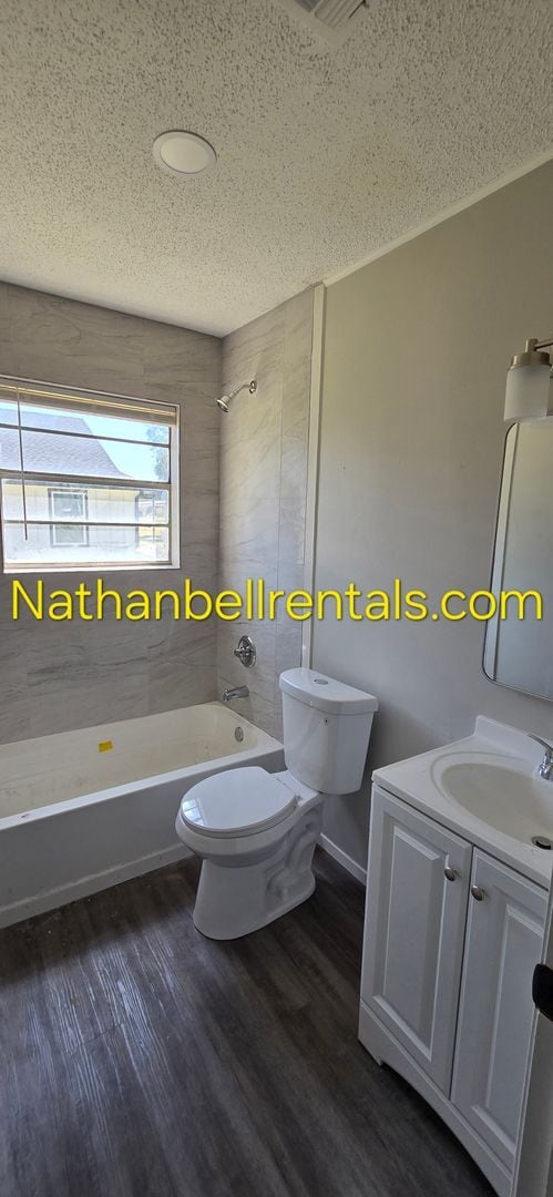 Photo - 330 Cornell Dr