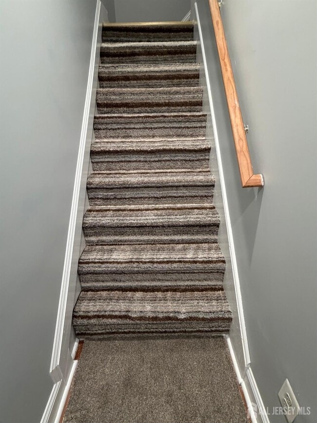 Photo - 664 Amboy Ave