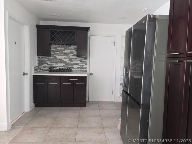 690 NW 68th Ave