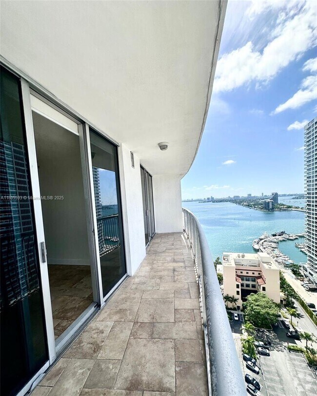 Building Photo - 1750 N Bayshore Dr Unit 2406 Rental