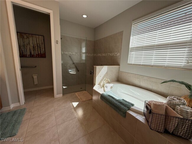 Photo - 3916 King Edwards St