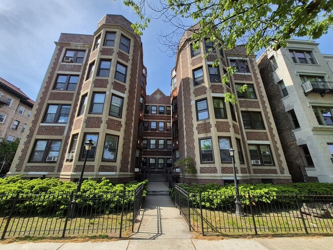 Building Photo - 1269 Commonwealth Ave Unit 9