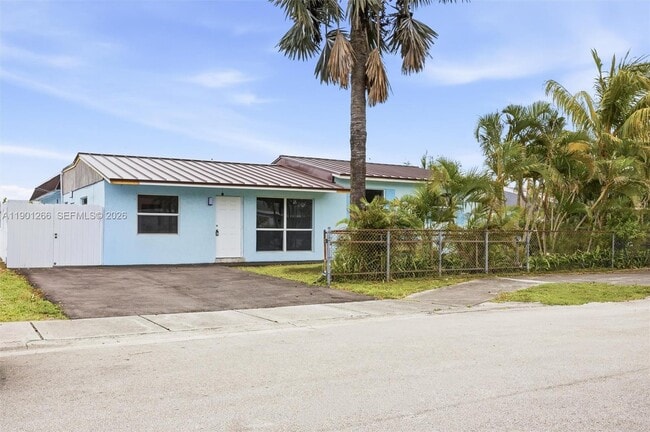 Building Photo - 2280 SW 43rd Ave