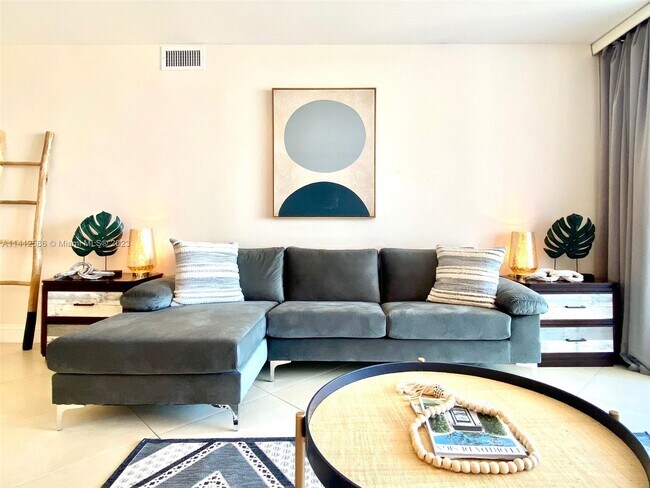 Photo - 5161 Collins Ave Unit 1502