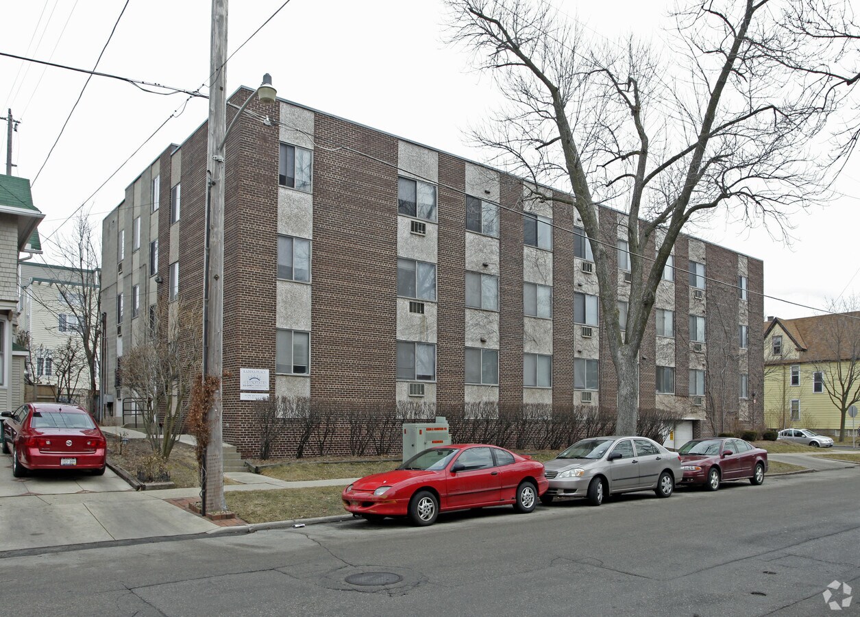 Photo - 2555 N Farwell Ave