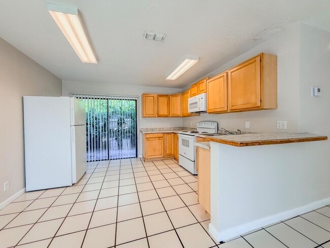 Photo - 2028 Major Dr