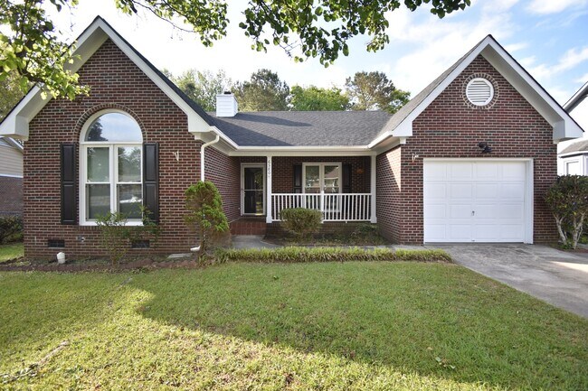 3 Bedroom 2 Bathroom Home- New Paint- No pets - 3 Bedroom 2 Bathroom Home- New Paint- No pets