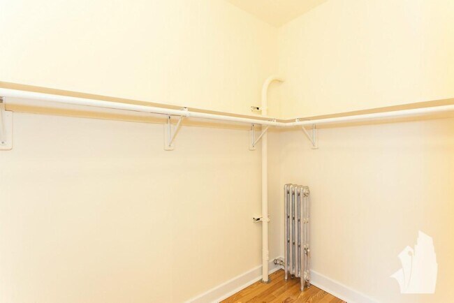 Photo - 2536 N Sawyer Ave Unit 406