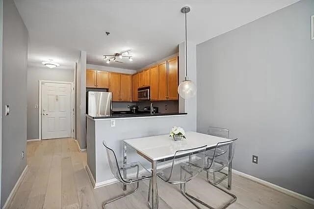 Photo - 24 Ave at Port Imperial Unit 226x