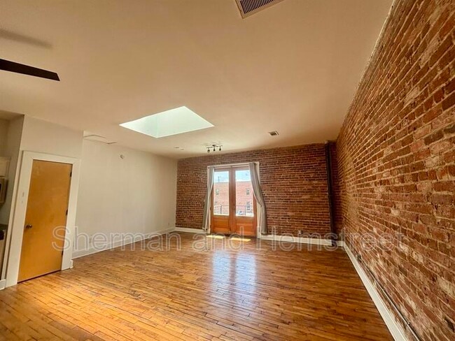 Photo - 1130 Jones St