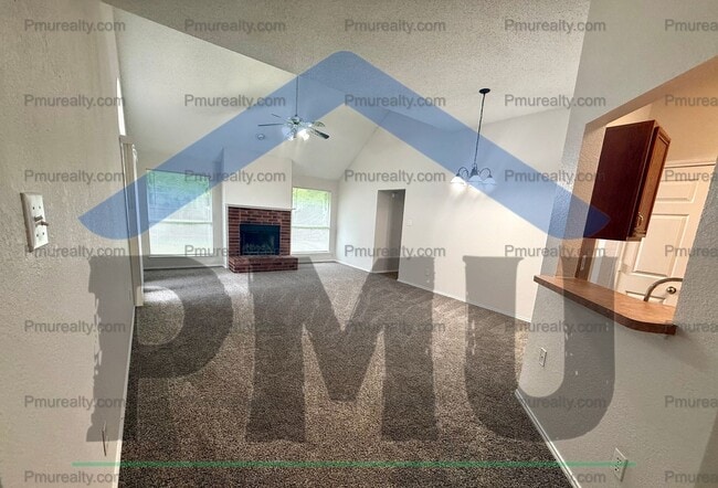 COMING SOON! Roomy 3BR 2BA home with large... - COMING SOON! Roomy 3BR 2BA home with large...