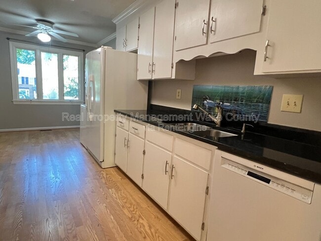 Photo - 2884 Wycliff Rd