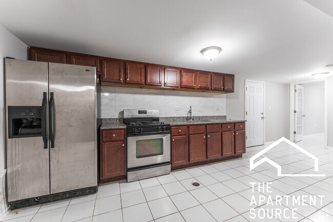 Building Photo - 1317 W Foster Ave Unit G Rental