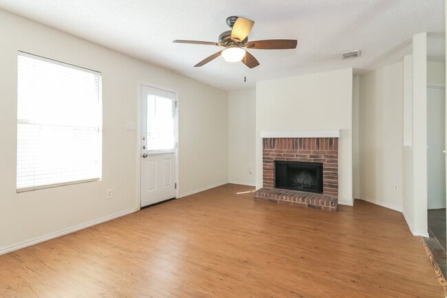 Photo - 8804 Seven Oaks Ln