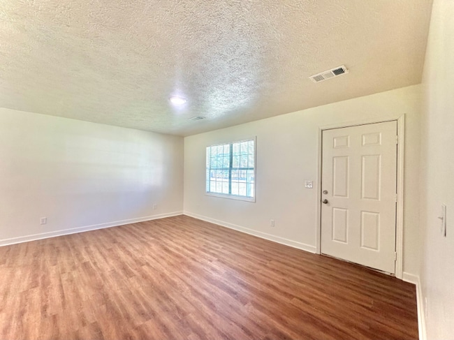 Photo - 992 Buck Egger Rd