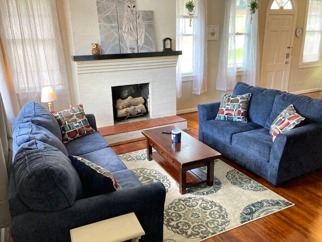 Photo - 1712 Richards St