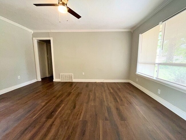 Photo - 2709 NW Hilltop Dr