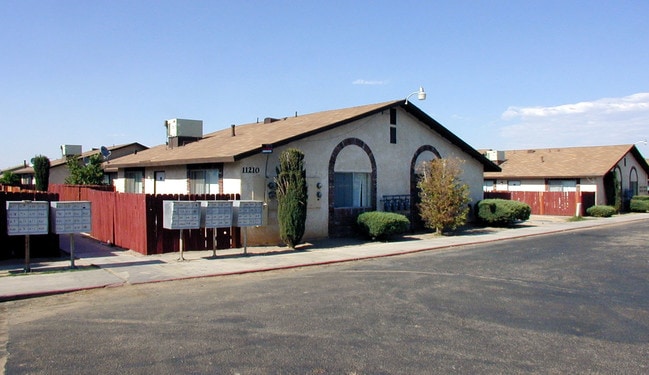 Ridgeview Apartments - Casa Meadows Apartments