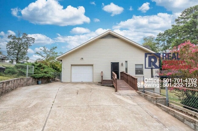 Photo - 122 Havelock Pl