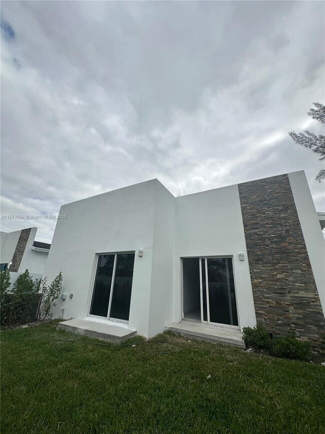 Building Photo - 2423 NW 23rd Ln Rental