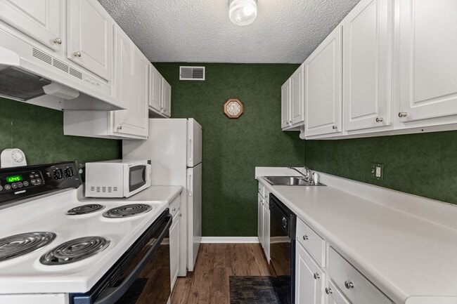 Photo - 901 Leisure Square