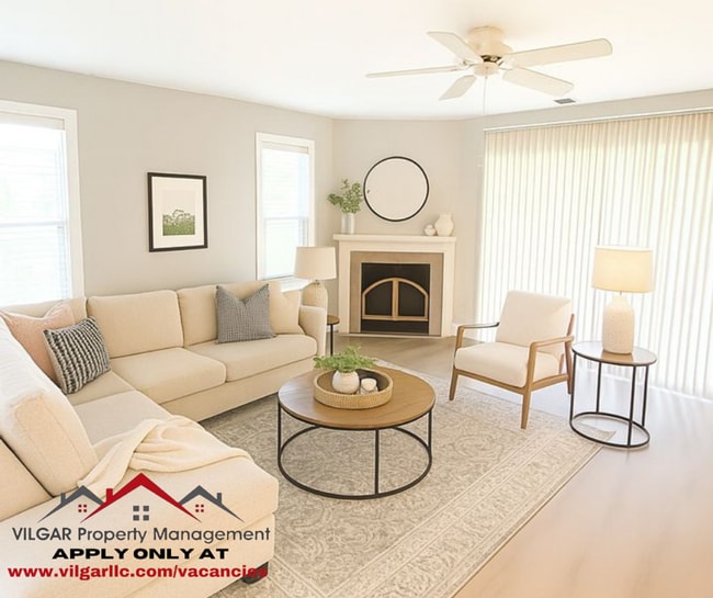 New & Updated! 2BR/2BA w/ Fireplace, Garag... - New & Updated! 2BR/2BA w/ Fireplace, Garag... Condo Unit First flr  1511
