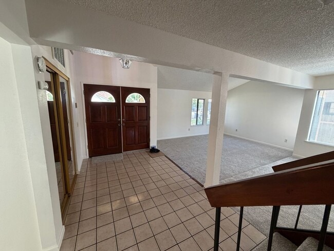 Photo - 872 Shellwood Way