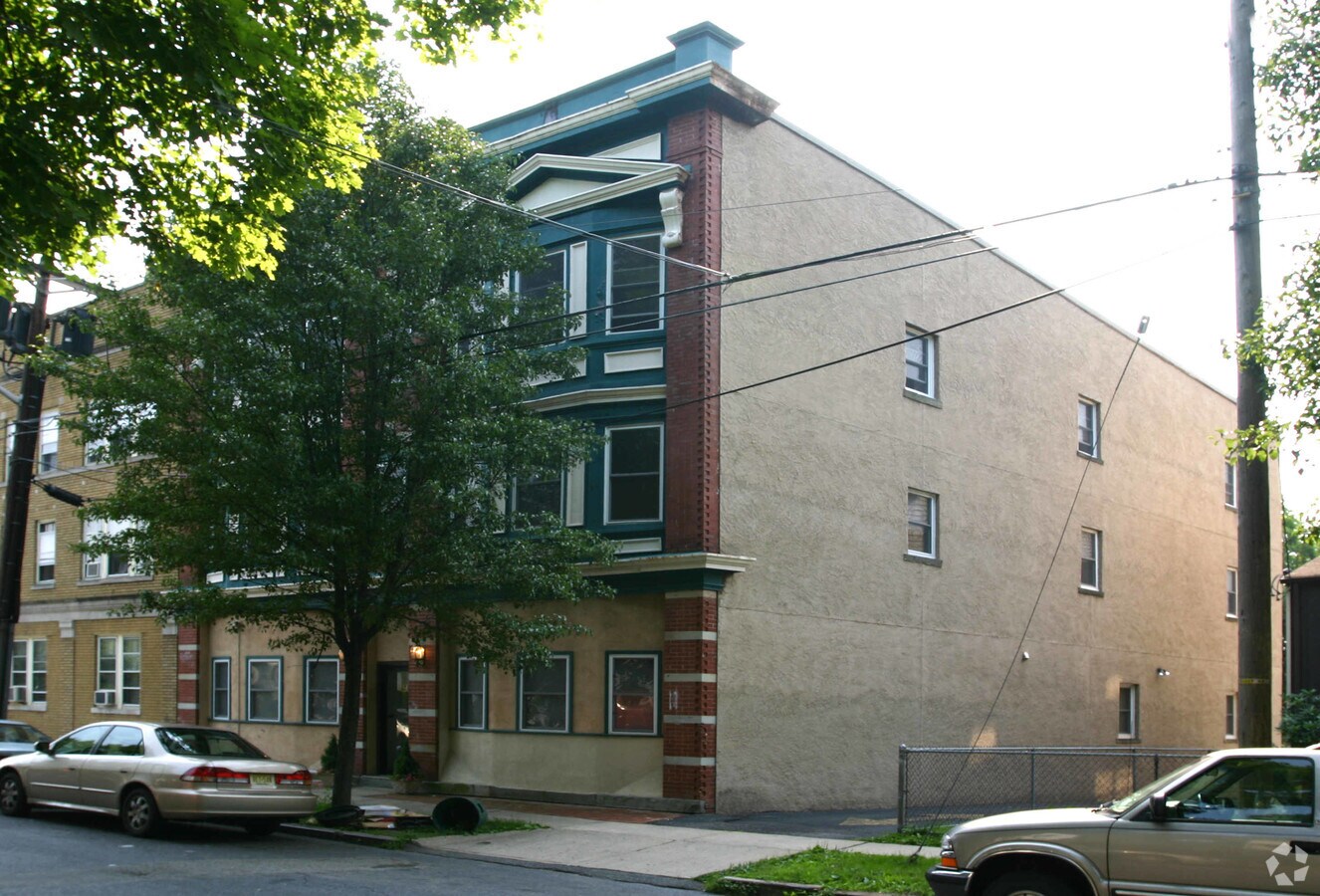 Photo - 79 Forest St