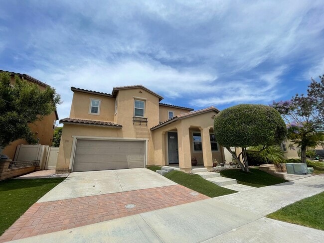 Building Photo - Spacious Chula Vista Home | 2 Car Garage | Pools, Gym & Tennis Courts