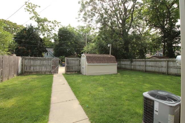 Photo - 34 National Ave SW