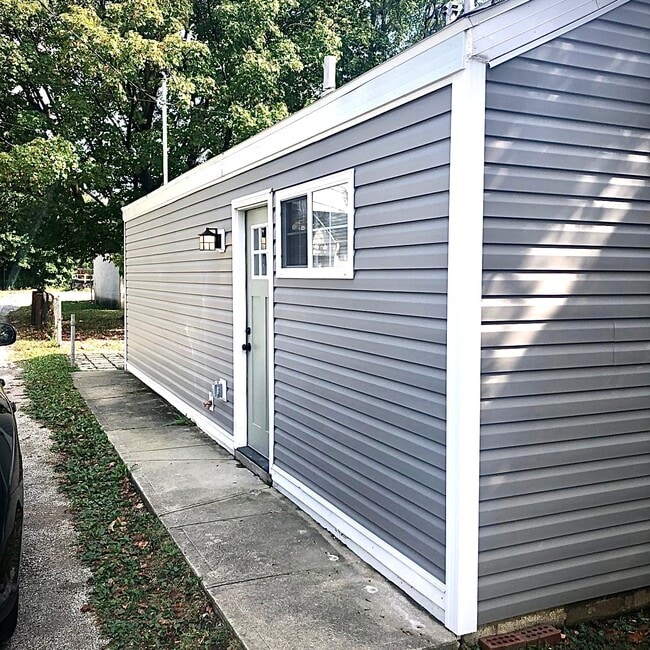 Building Photo - 1296 S 18th St