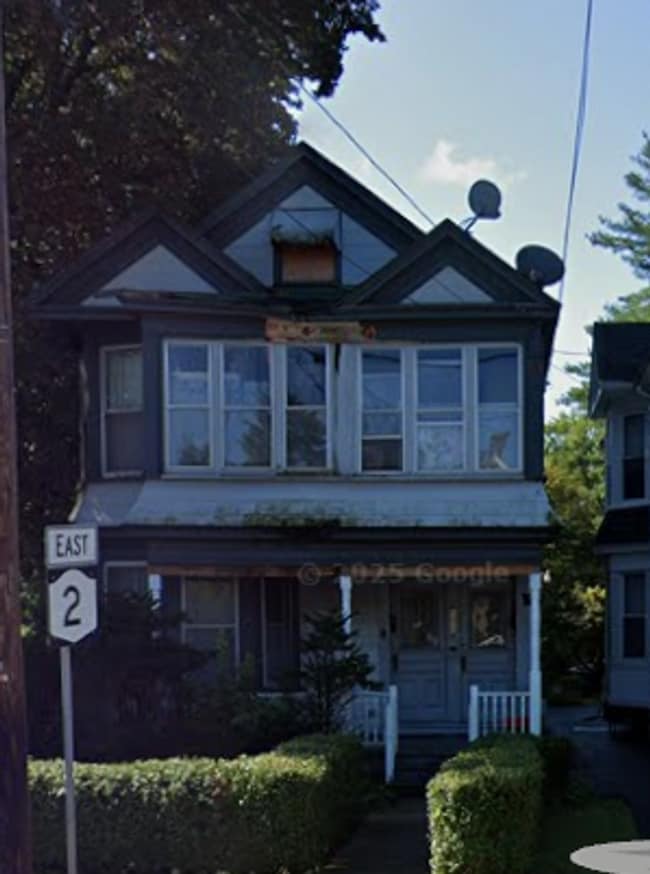 Building Photo - 1030 19th St Unit 1